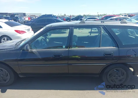 1998 Ford Escort Se z USA, uszkodzony, nr VIN 3FAFP15P0WR238401